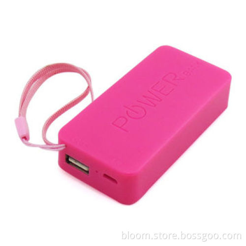 5,200mAh Gift Power Bank, w/5V/2A Output and Flashlight, CE/FCC/RoHS-marked, 100% Full Capacity